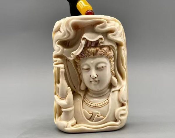 Hand-Carved Mammoth Ivory Guanyin Pendant — Exquisite Ice Material